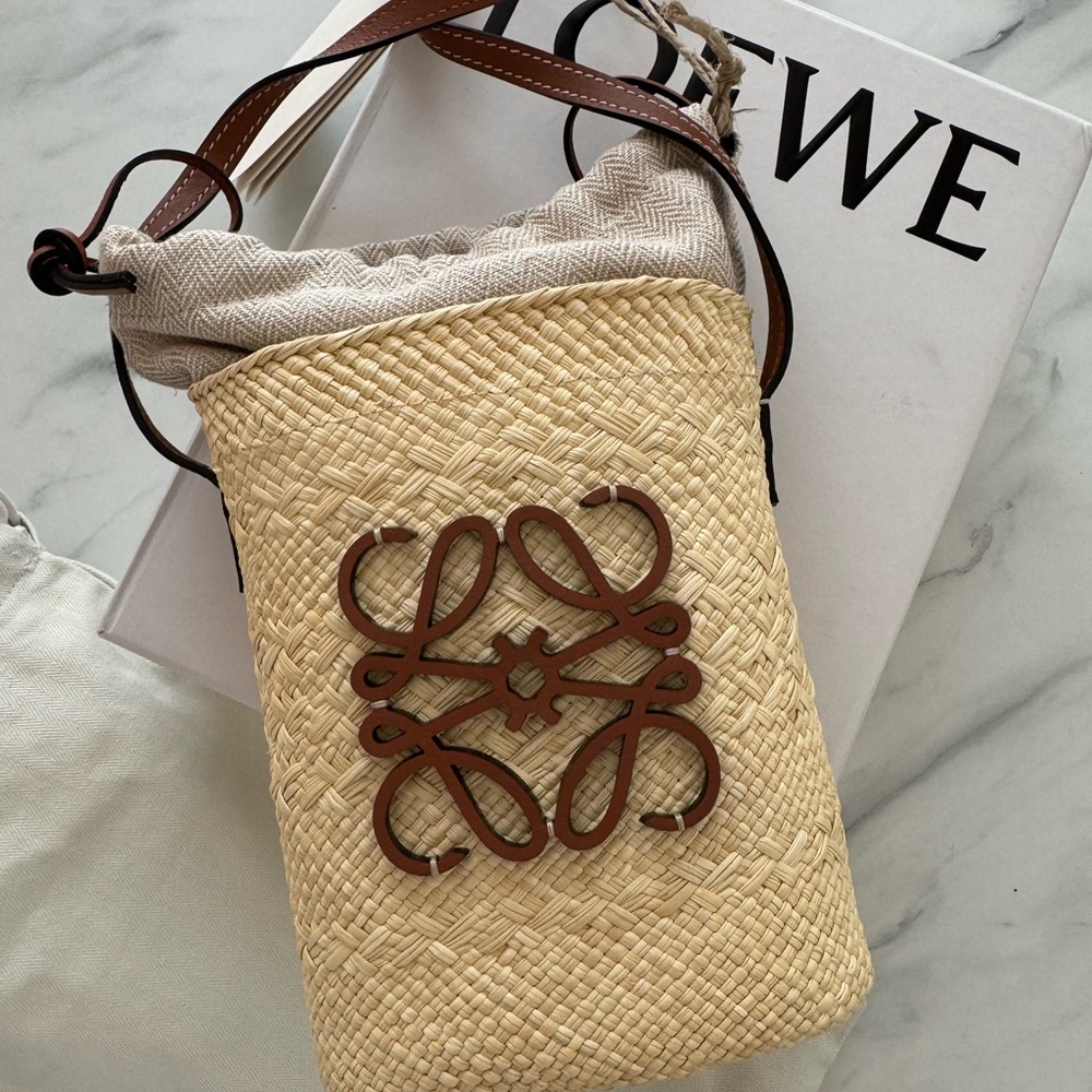 Loewe Crossbody Bag - pocket in iraca palm & calfskin- with box & dustbag - NEW!